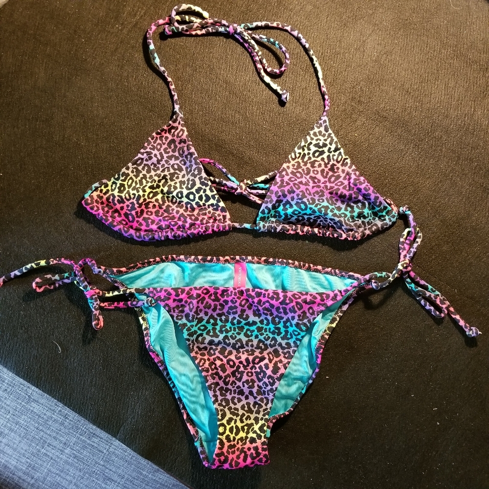 ☀️ NWOT Victoria's Secret string bikini
